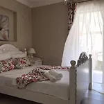 The White Otel 2*
