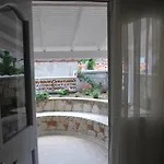 Otel The White
