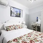 The White Otel 2*