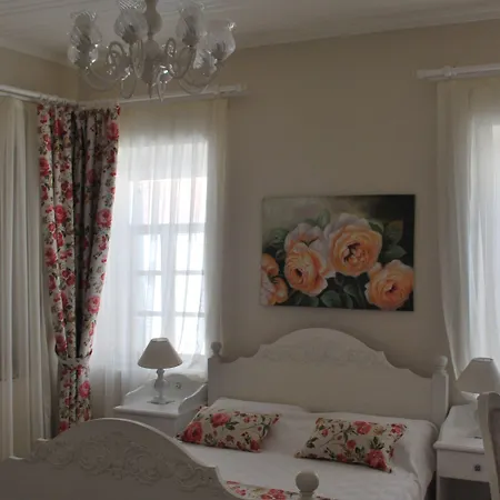 Отель The White 2*