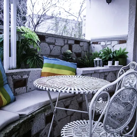 The White Отель