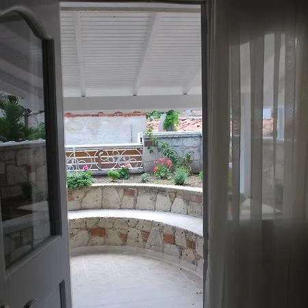 Отель The White