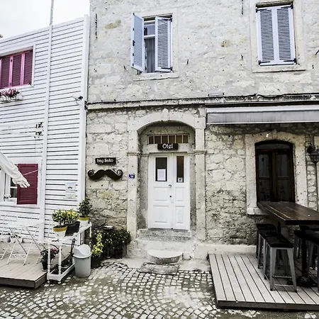 The White Алачати