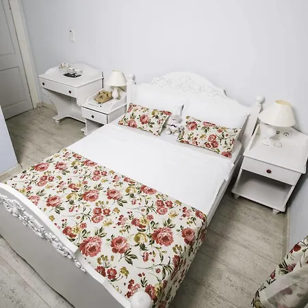 The White Отель Алачати