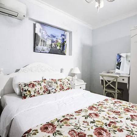 The White Отель 2*