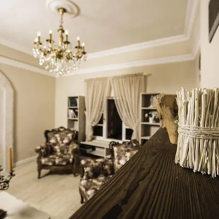 The White 2* Алачати